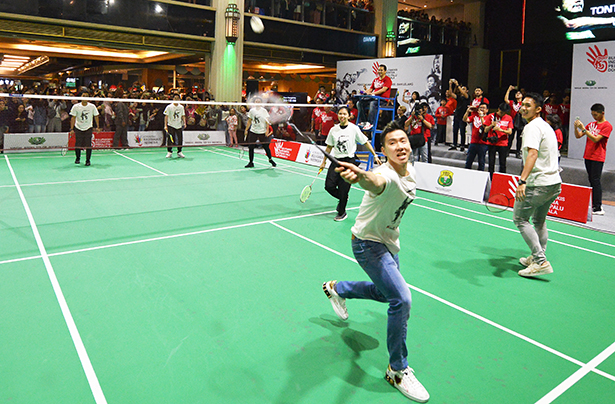Indonesian Badminton Athletes' Auction with Tzu Chi