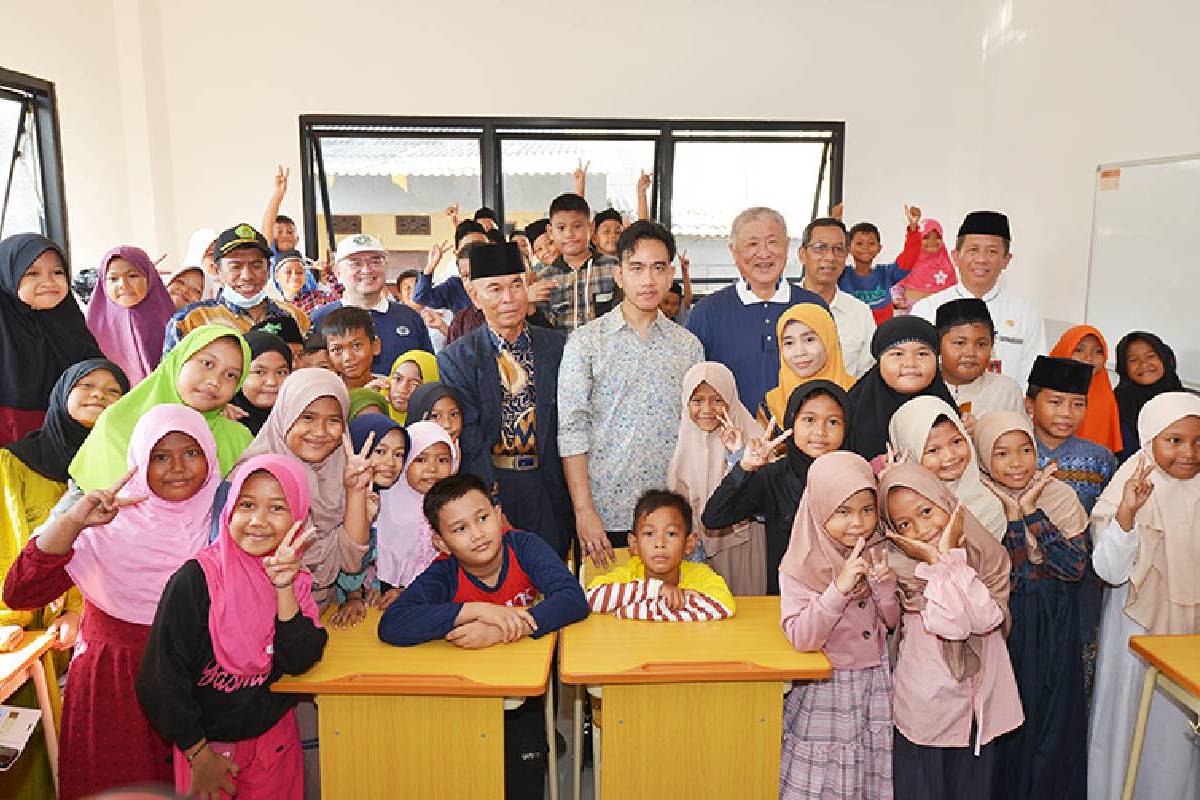 Alongside Tzu Chi, the Elected Vice President of Indonesia Visits the Tzu Chi Village Improvement Program in Kamal Muara