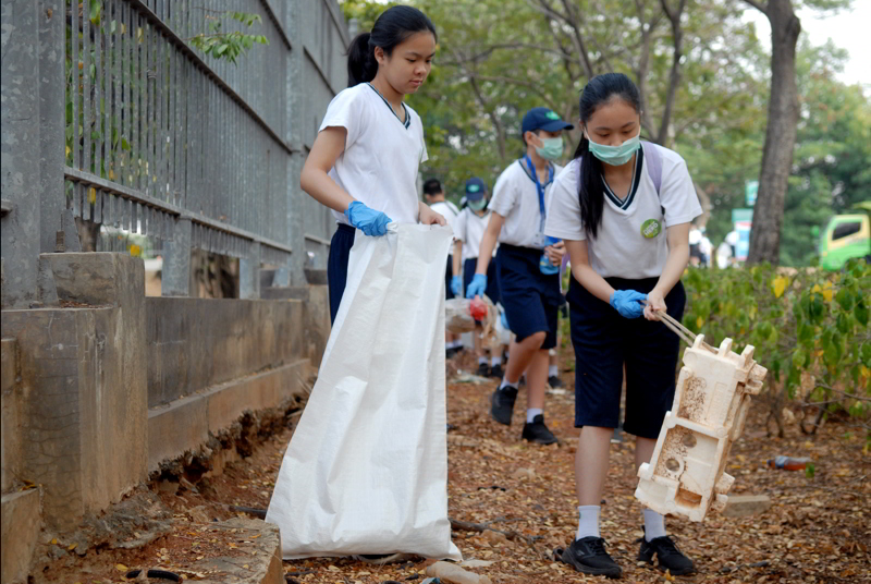 Tzu Chi Secondary Students Joined Clean Up Jakarta Day
