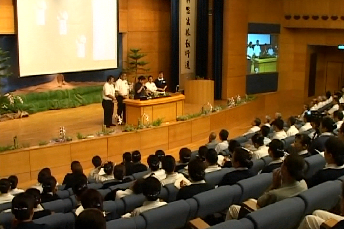 Life Wisdom: Tzu Chi's Medical Volunteers, The Living Buddhas of Our Time