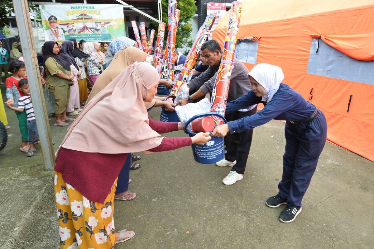 Tzu Chi Peduli Korban Banjir di Karawang