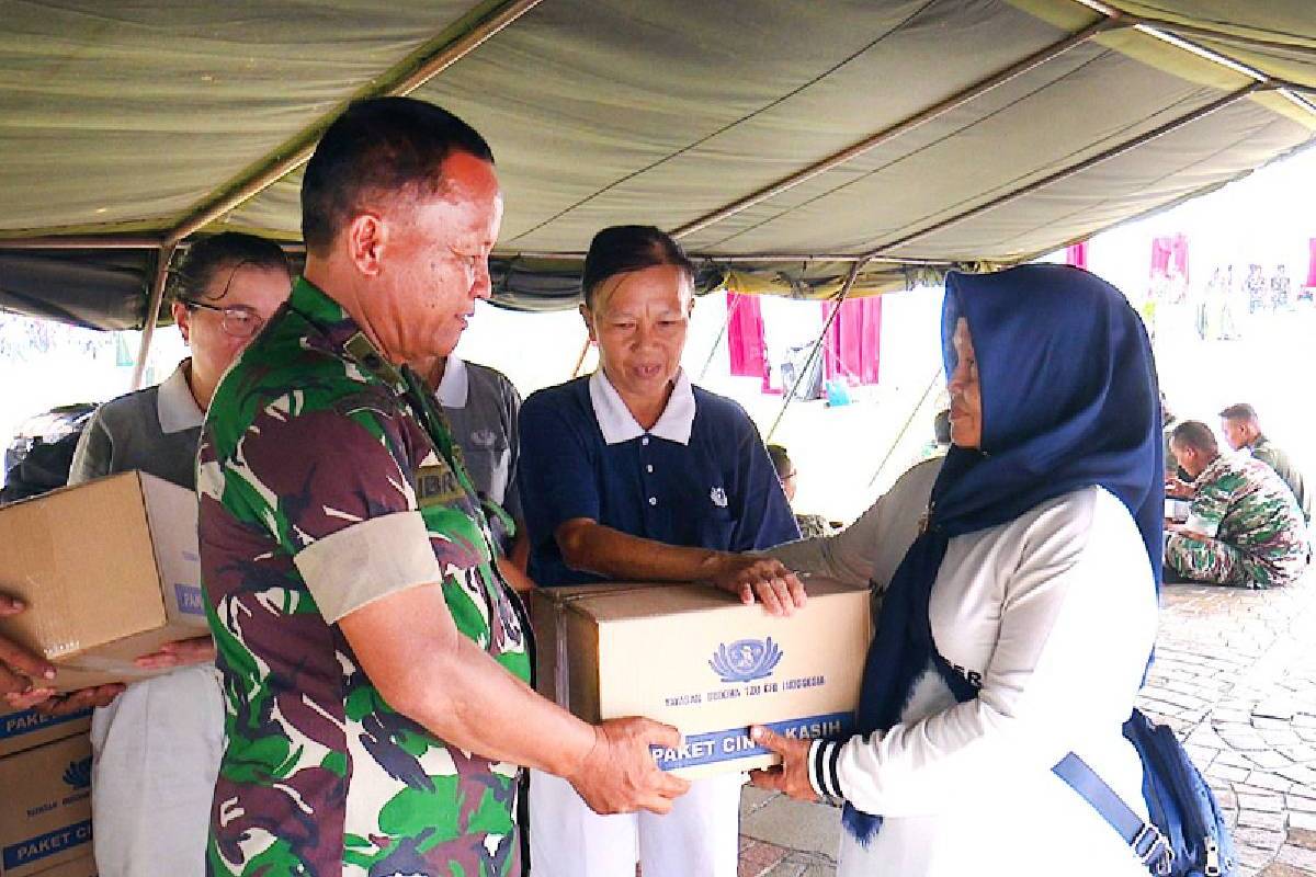 Paket Cinta Kasih Tzu Chi di Pesta Rakyat Nusantara