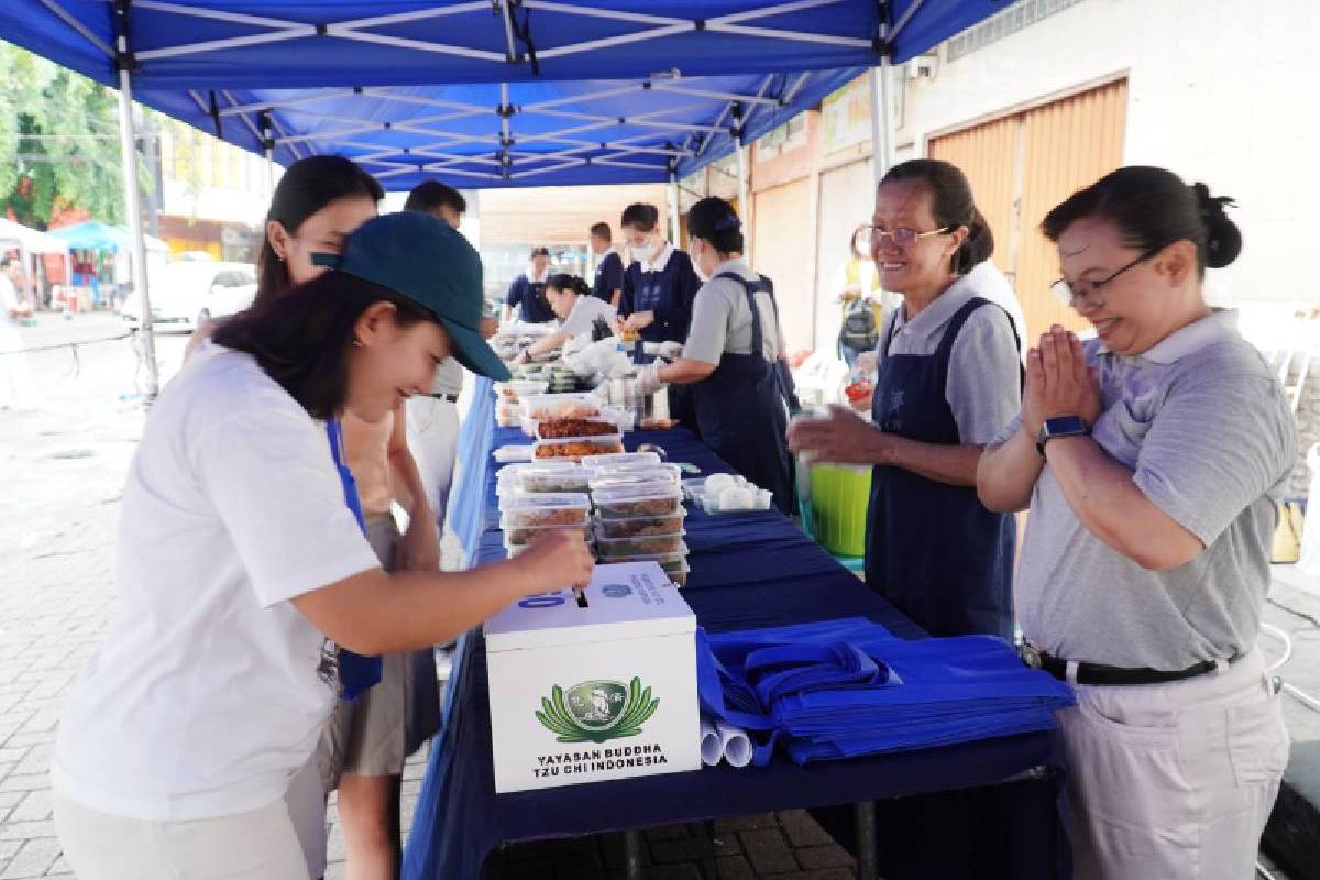 Mengajak Berpola Hidup Sehat dan Bersumbangsih Lewat Bazar Vegetarian