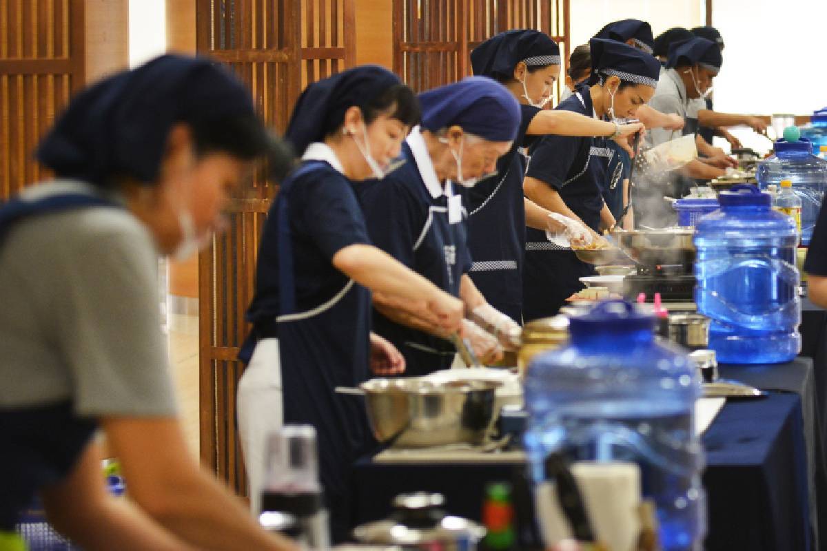 Relawan Tzu Chi Adu Kebolehan Memasak Vegan, Hasilnya Semua Enak!