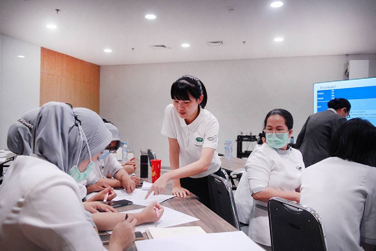 Saling Mendukung dan Berbagi Pengetahuan Melalui Nursing Class di Tzu Chi Hospital