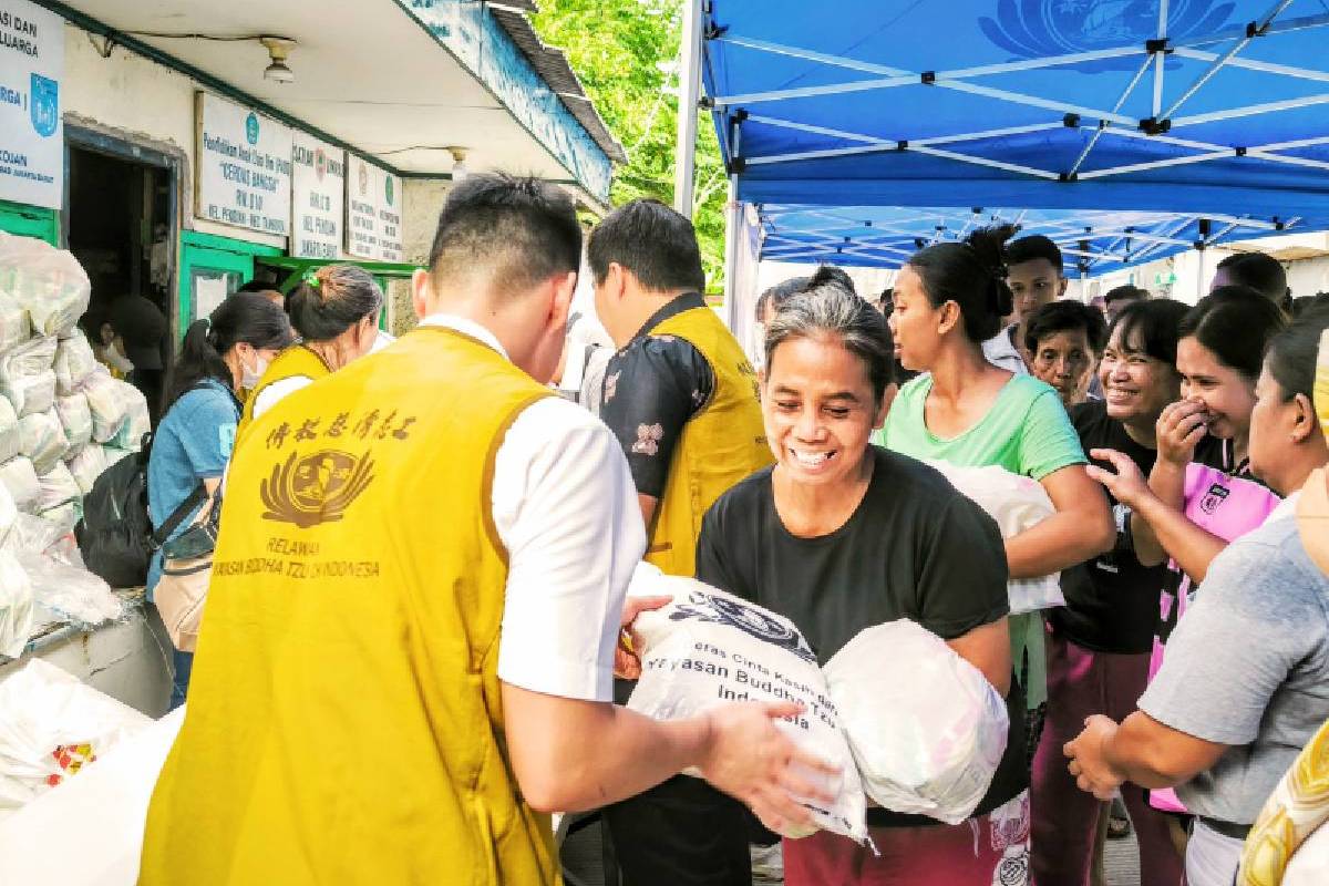 Paket Cinta Kasih Hari Raya Idul Fitri 2025: 580 Paket Lebaran untuk Warga Pekojan