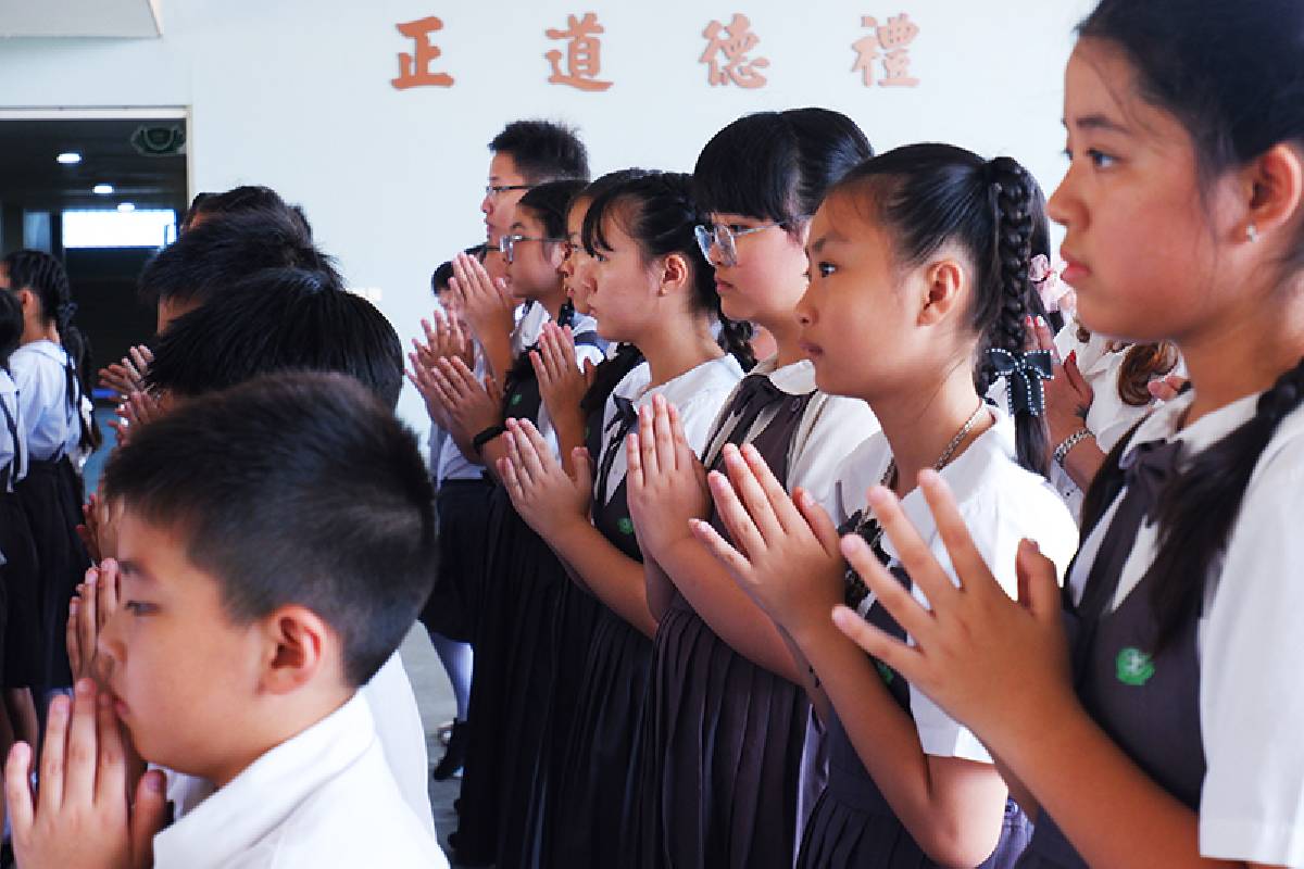 Merayakan Waisak Bersama di Sekolah Cinta Kasih Tzu Chi Singkawang