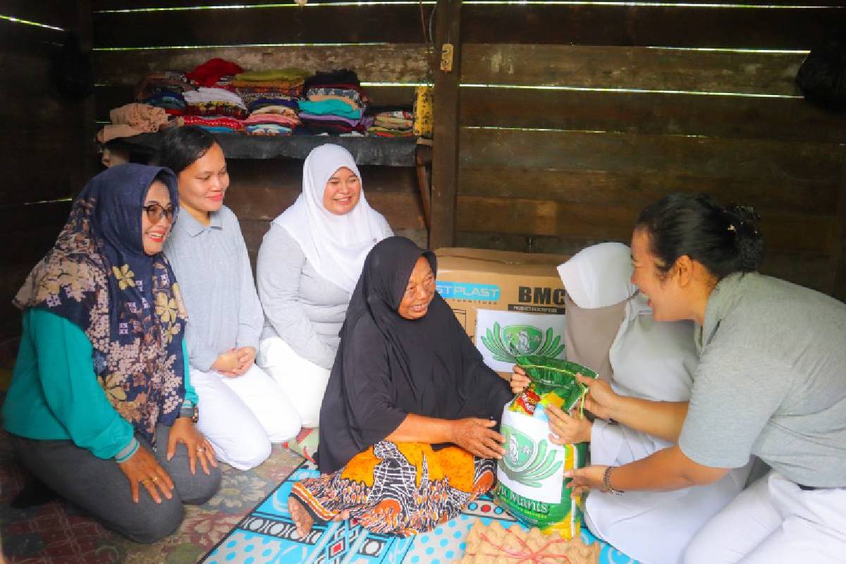 Perempuan Tangguh di Usia Lanjut