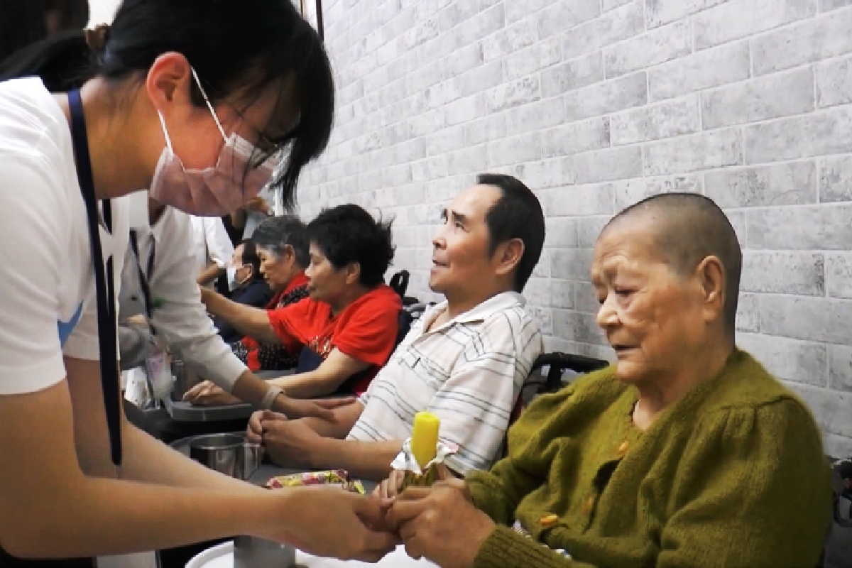 Ceramah Master Cheng Yen: Menciptakan Berkah dan Mempraktikkan Kebajikan demi Membawa Kehangatan bagi Dunia   