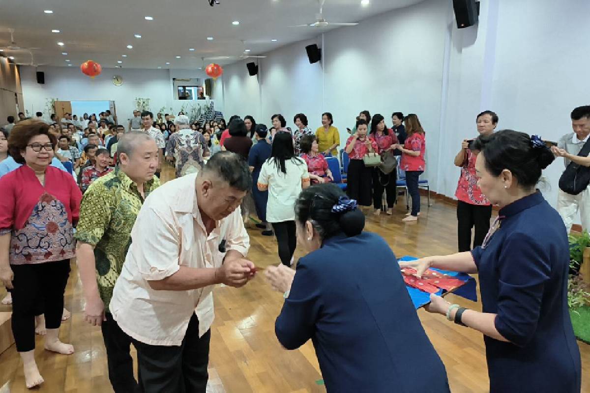 Pemberkahan Akhir Tahun 2024 Tzu Chi Makassar: Momen Sukacita dan Syukur Bersama Tzu Chi