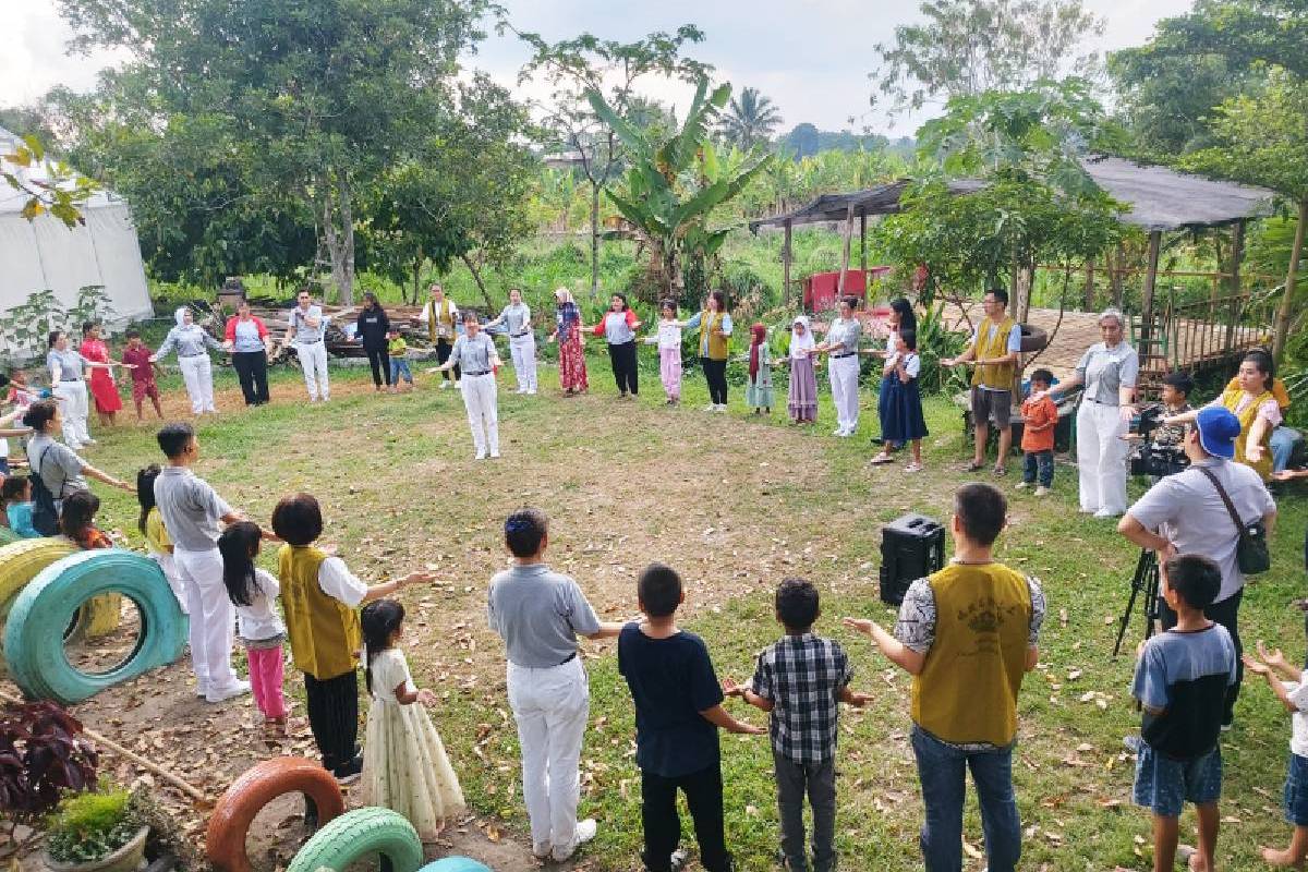 Mengukir Cinta Kasih di Sekolah Alam Sopo Safari