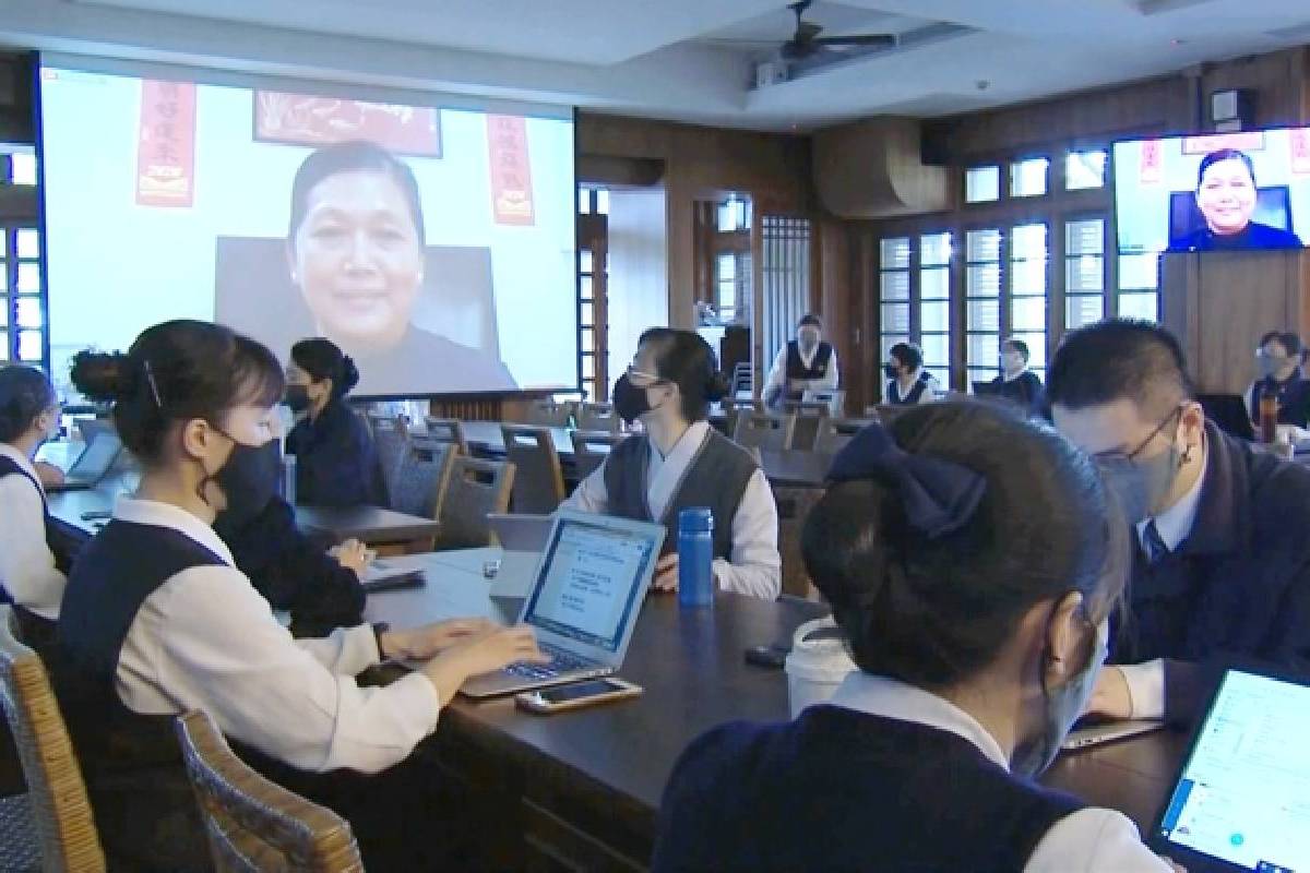 Ceramah Master Cheng Yen: Terhubung lewat Jaringan Internet
