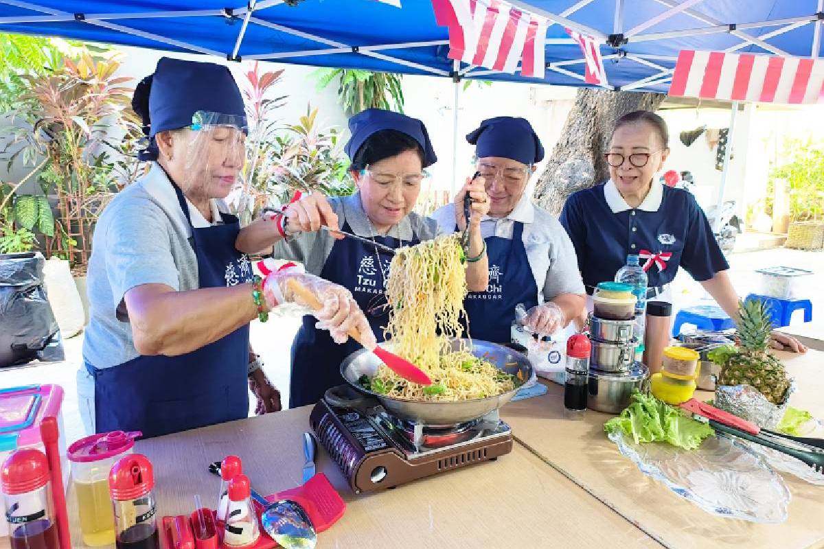 Merayakan Bulan Tujuh Penuh Berkah dengan Demo Memasak Vegetarian