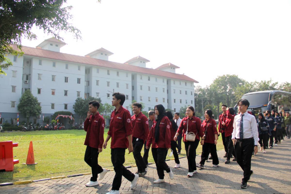 Mahasiswa Politeknik Pekerjaan Umum Semarang Melihat Praktik Socio-Engineering di Tzu Chi