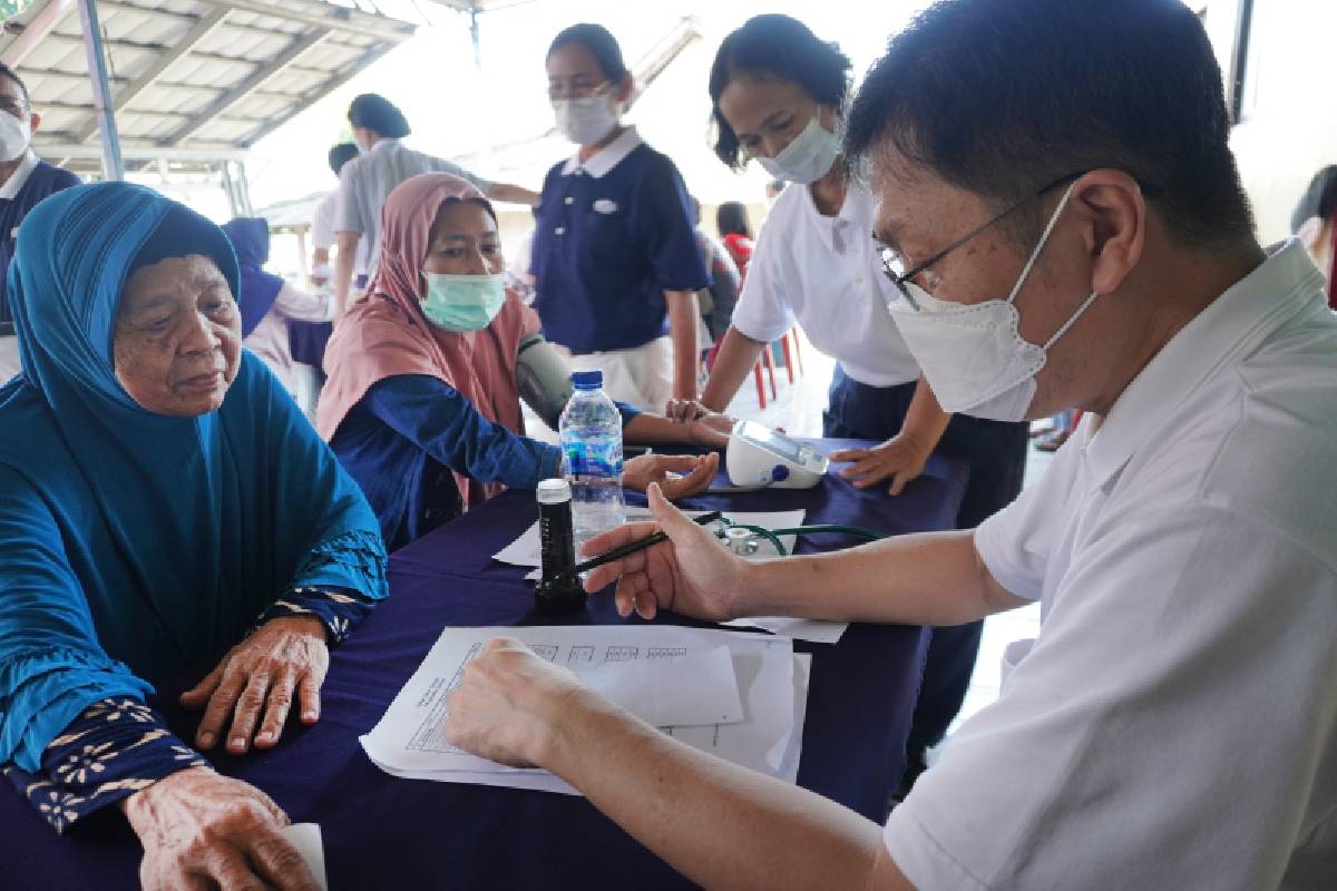 Layanan Kesehatan Tzu Chi yang Selalu Dinantikan Warga Kampung Simpak 