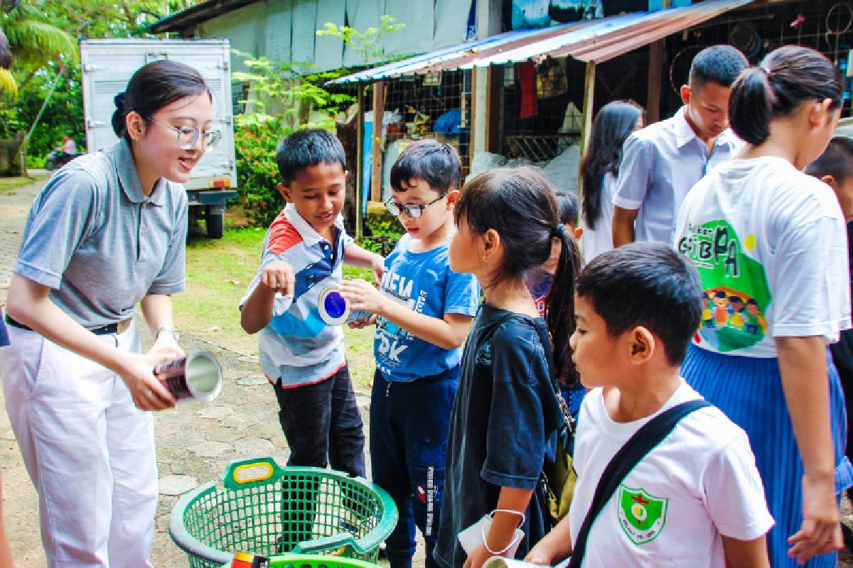 Anak-Anak Gereja Ora Et Labora Belajar Daur Ulang Bersama Relawan Tzu Chi 