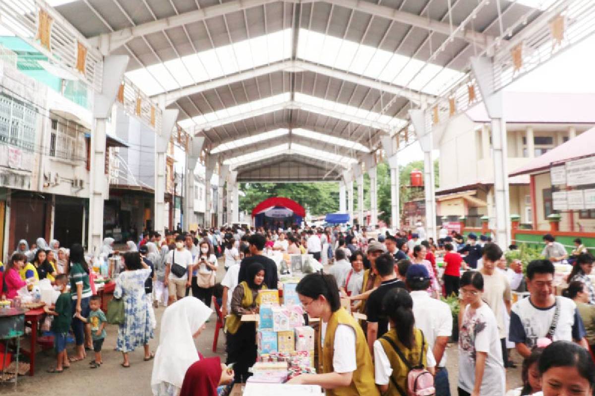 Meriahnya Bazar Pekan Amal Tzu Chi di Banda Aceh