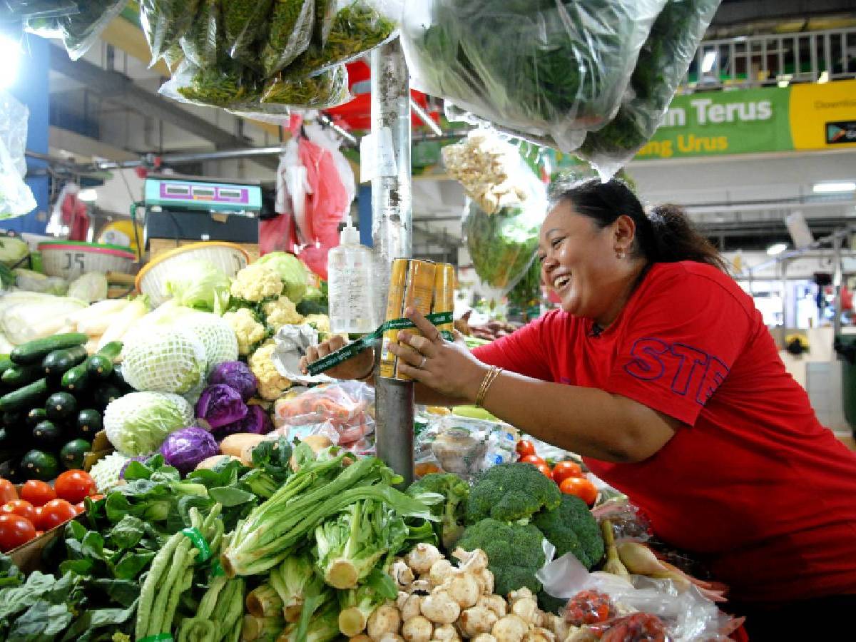 Menyumbangnya dengan Tulus, Senangnya tak Terputus