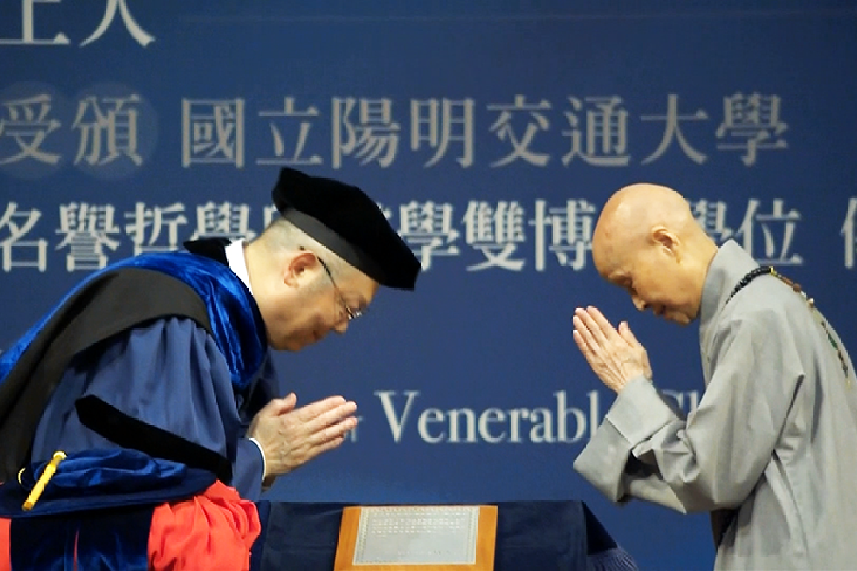 Ceramah Master Cheng Yen: Melindungi Dunia dengan Langkah yang Mantap