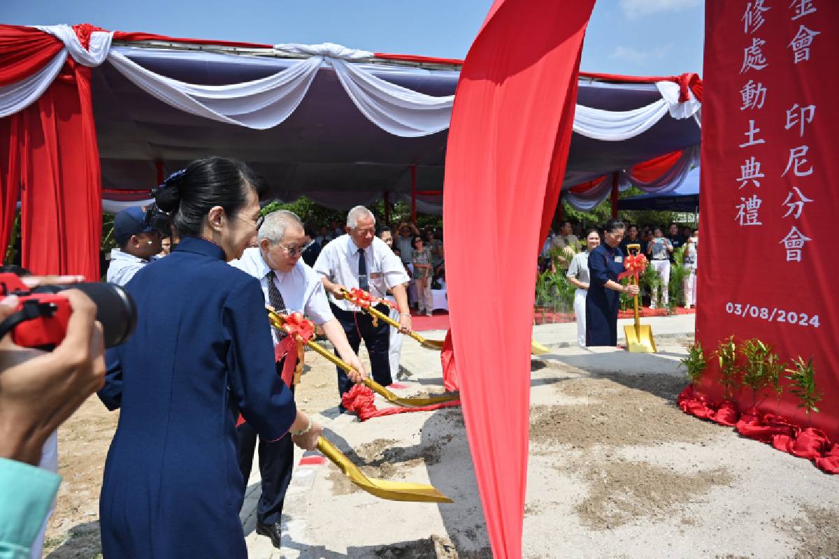 Kebahagiaan dan Ucapan Penuh Syukur di Peletakan Batu Pertama Kantor Tzu Chi Cikarang