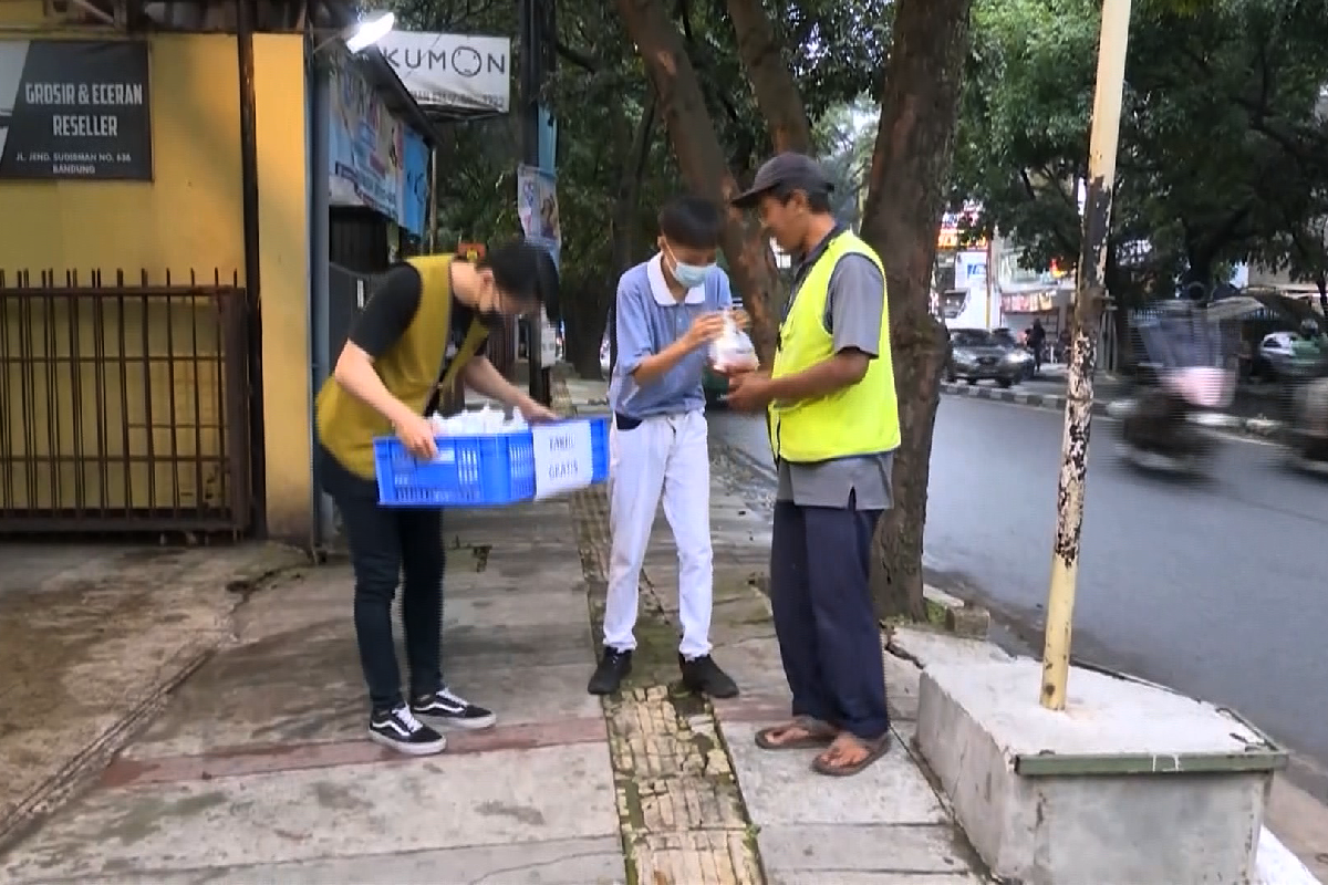 Ceramah Master Cheng Yen: Memikul Bakul Beras Dunia dan Membawa Manfaat bagi Semua Makhluk