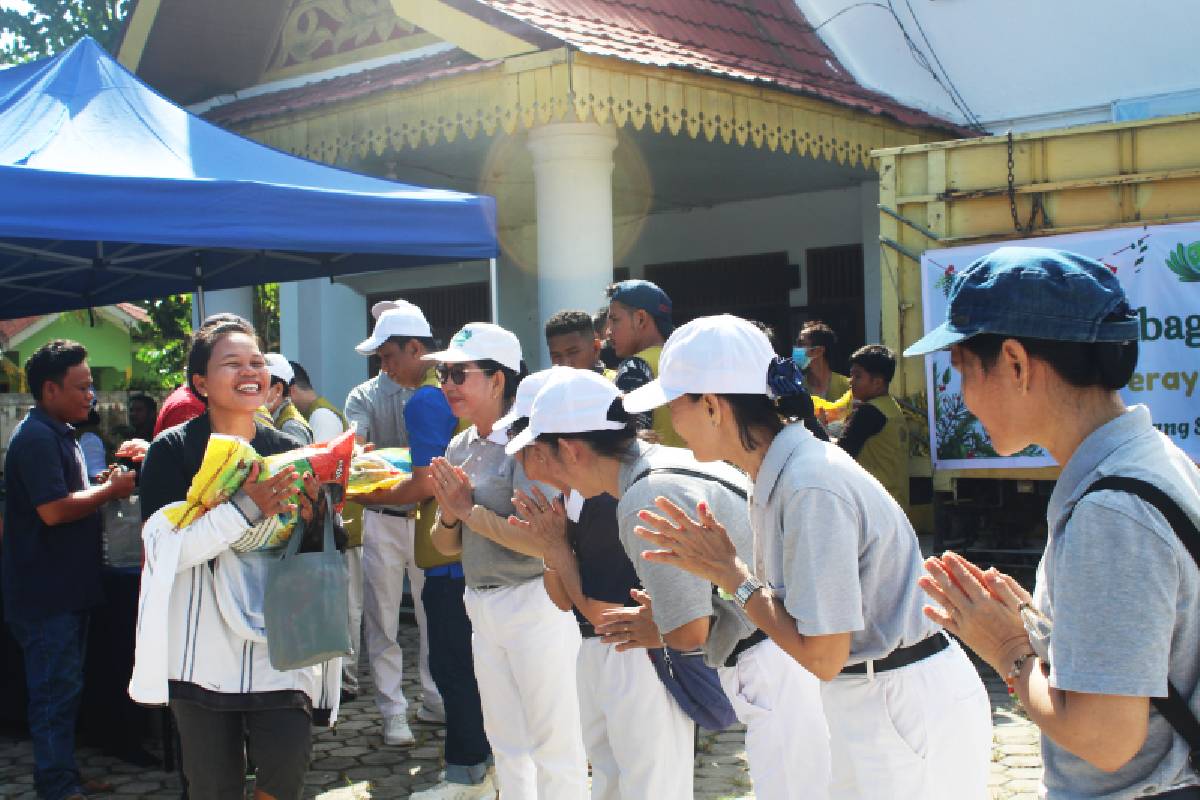 Berbagi Kebahagiaan Menjelang Natal