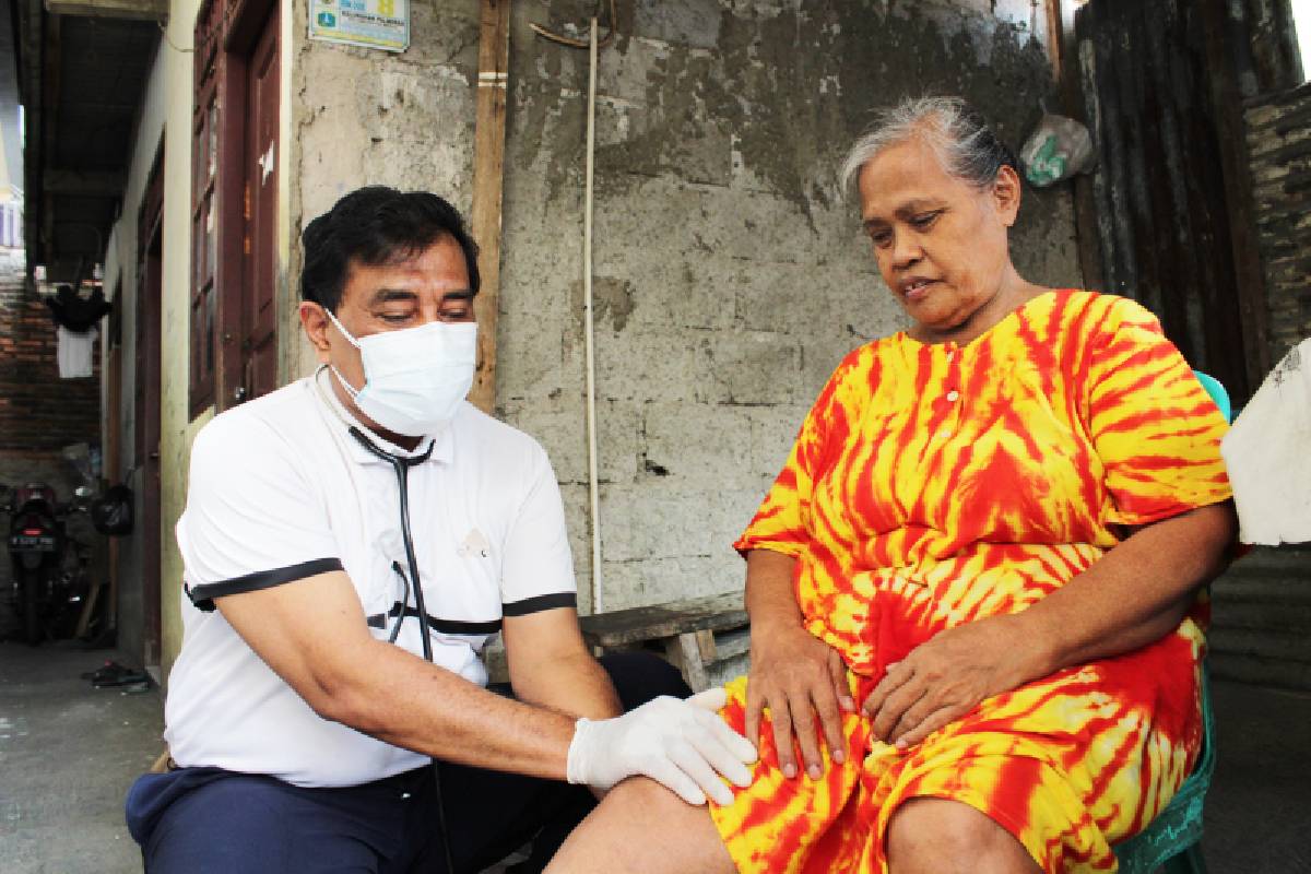 Baksos Degeneratif: Wujud Cinta Kasih Tzu Chi untuk warga Palmerah 