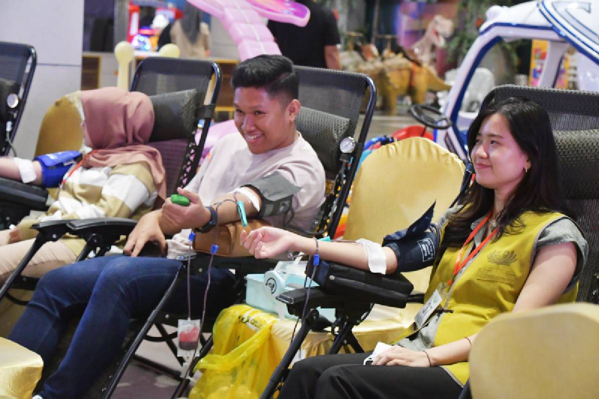 Donor Darah di Tengah Keramaian Palembang Indah Mall 