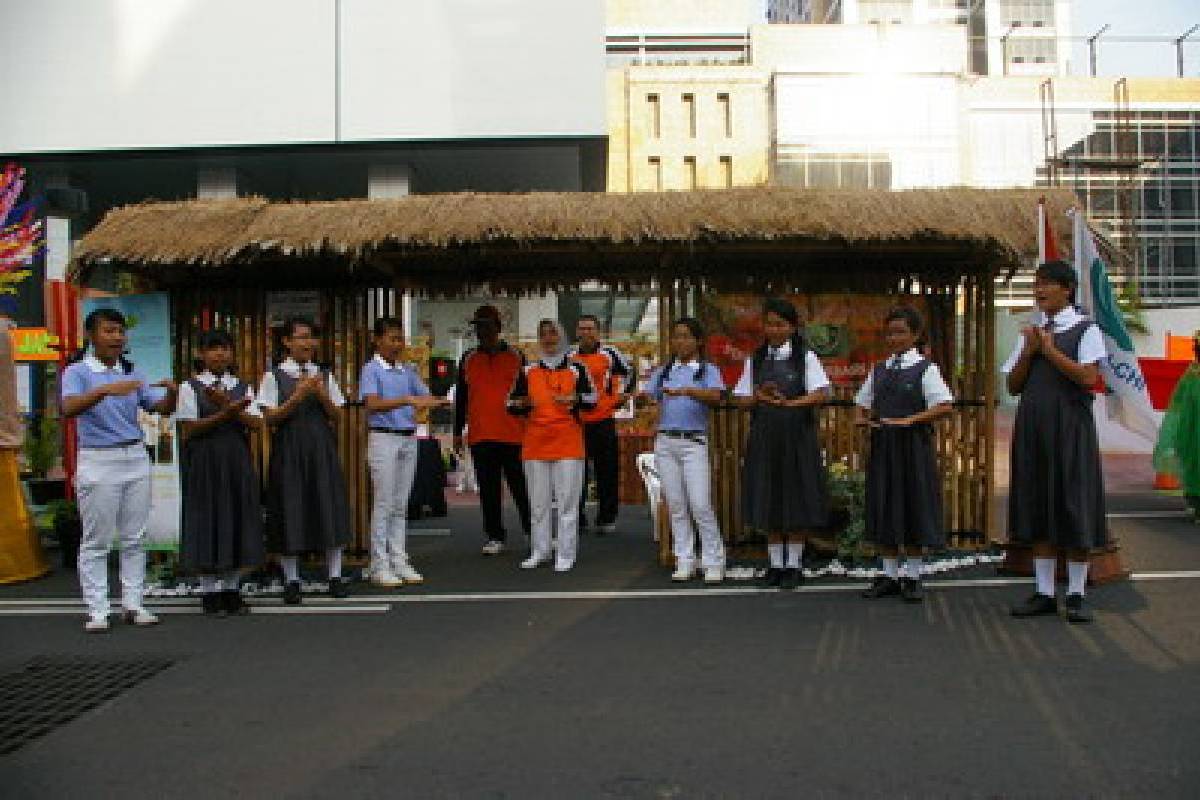 Bersekolah di Sepanjang Sudirman-Thamrin